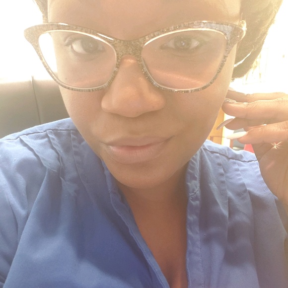 Meet your Posher, Shenequa - Picture 1 of 1